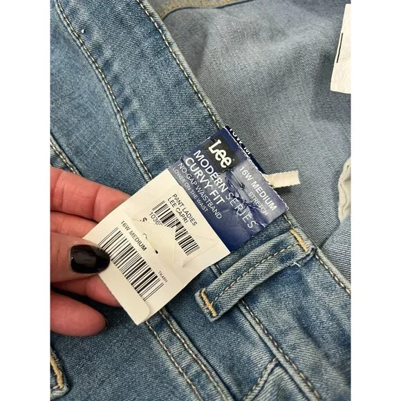 Lee Modern Series Curvy Fit Capri Jeans Women's Plus Size 16W High Rise NWT - Picture 5 of 6